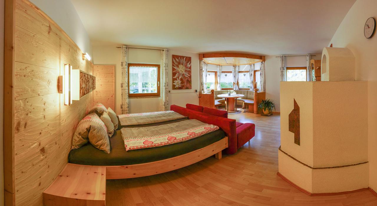 ניוסטיפט אים סטובאיטל Haus Alpenchalet מראה חיצוני תמונה