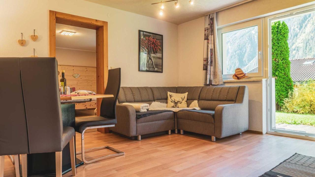 ניוסטיפט אים סטובאיטל Haus Alpenchalet מראה חיצוני תמונה